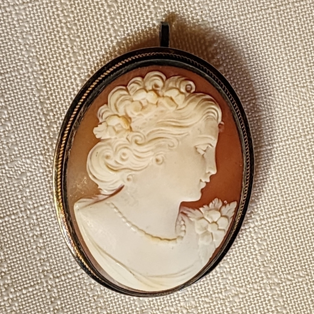 Antique Cameo Conch Shell Carved  Pendant BroochBezel set in Sterling Silver - Picture 7 of 8